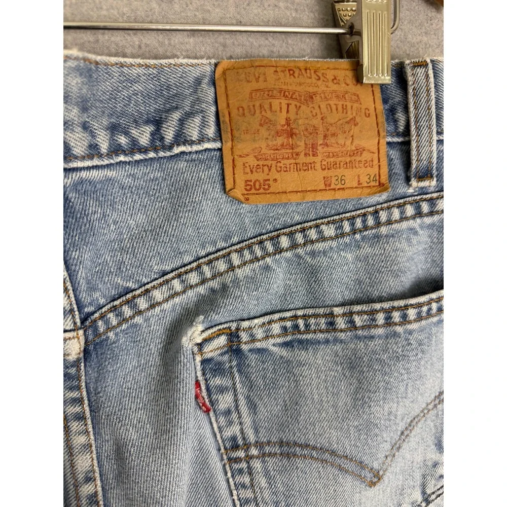 Vintage 90s Levis 505 Regular Fit Straight Leg Light Wash Jeans 35x33 1616